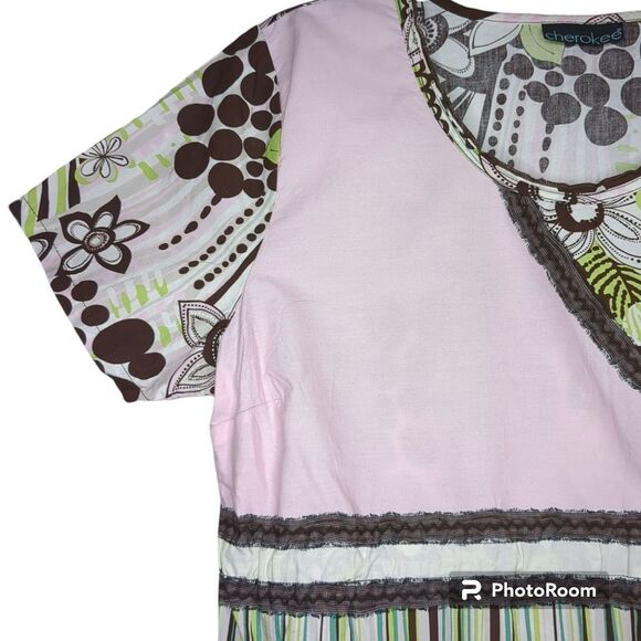 Cherokee Women's Scrub Top! Floral Pattern, Stripes, Faux Wrap, Like New - Picture 5 of 7